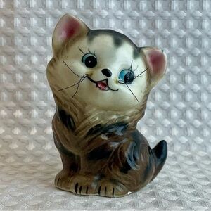 Vintage 1960s Mid-Century Big Eye Kitten Figurine Real Whiskers Blue Eyes #670